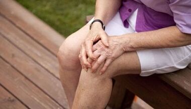 The symptoms of arthrosis of the knee joint